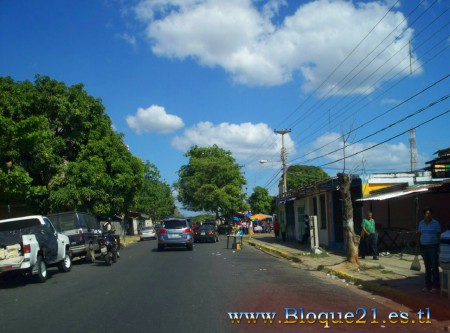 Calle principal del Bloque 21